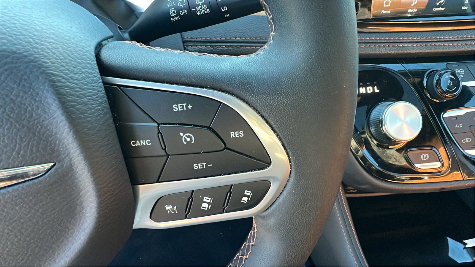 Certified 2024 Chrysler Pacifica Pinnacle image 30