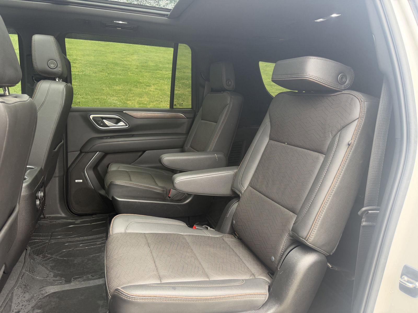 Used 2024 Chevrolet Suburban High Country w/ Premium Package AWD/4WD image 19