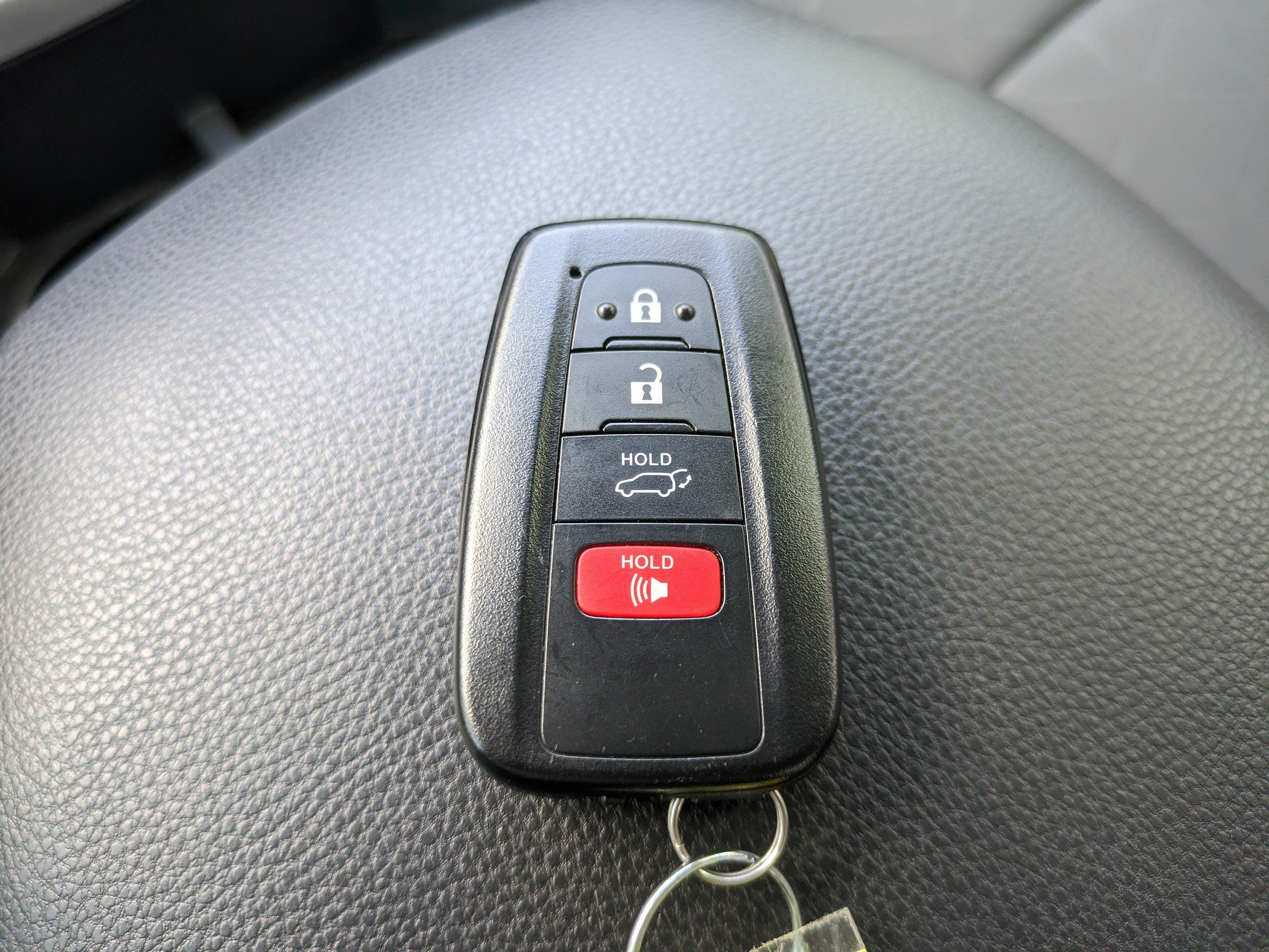 Used 2025 Toyota RAV4 XLE w/ Convenience Package FWD image 31