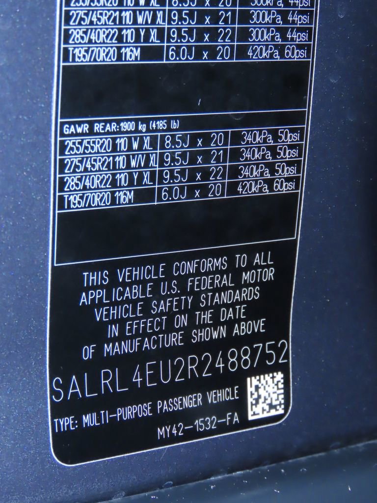 Used 2024 Land Rover Discovery Dynamic SE image 36