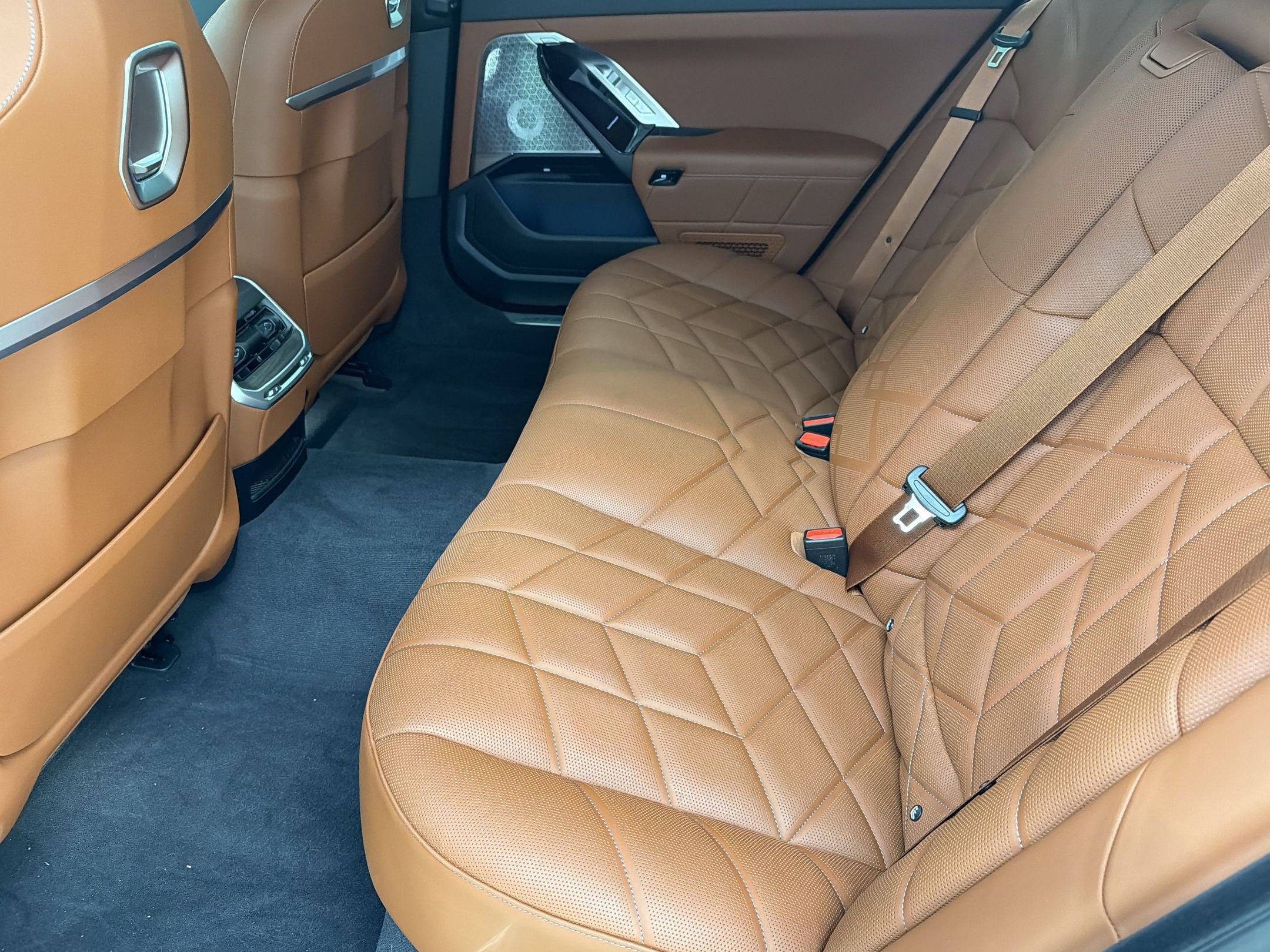 Certified 2023 BMW 760i xDrive w/ Executive Package image 27