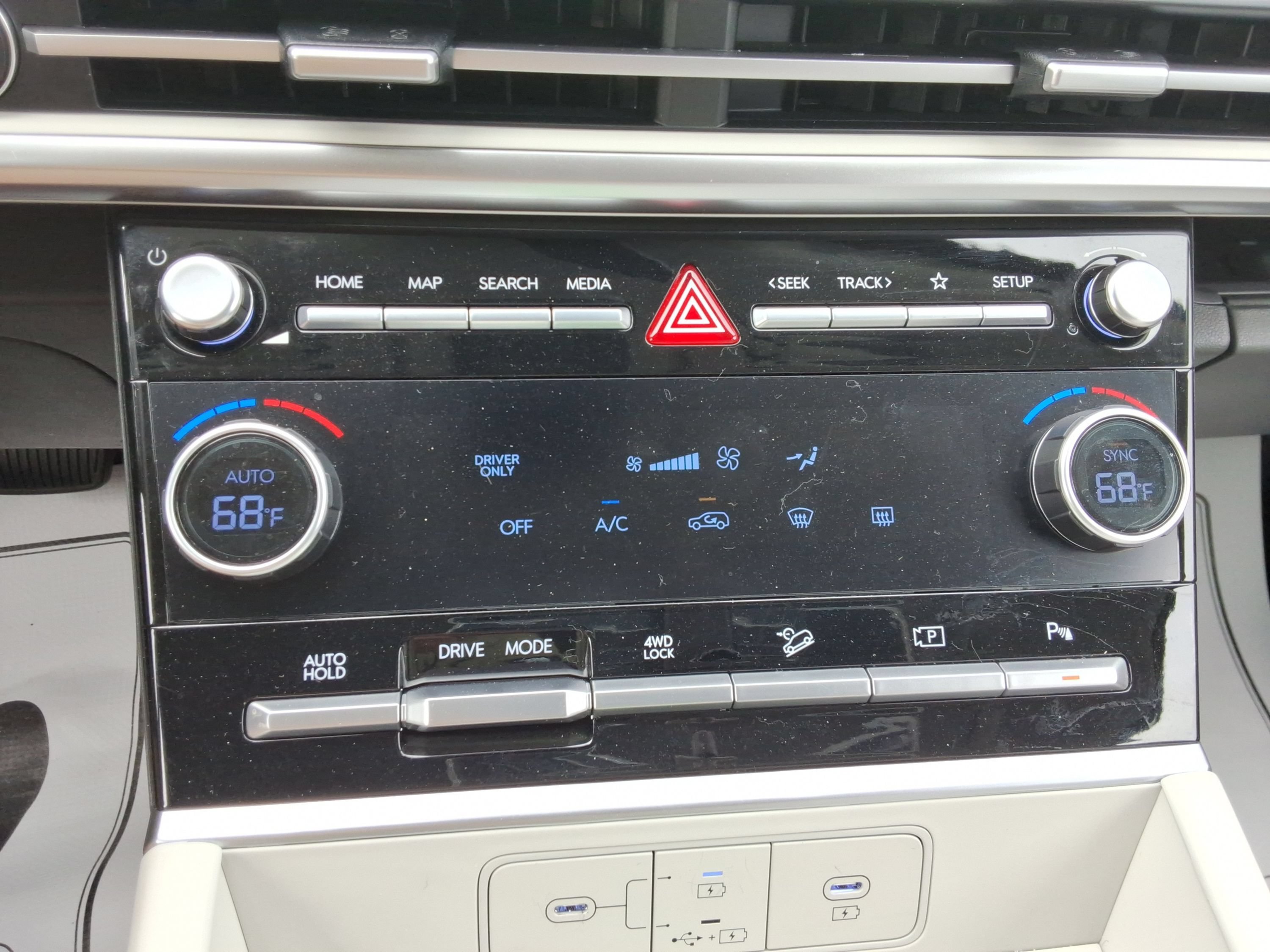 Used 2026 Hyundai Santa Fe SE AWD/4WD image 17