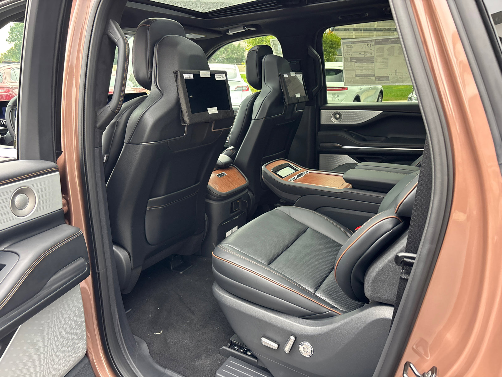 New 2025 Lincoln Navigator L Black Label image 28