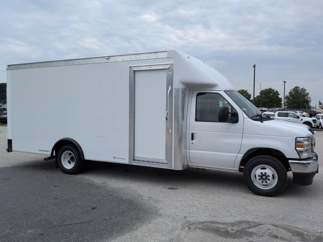 New 2027 Ford E-350 and Econoline 350 Super Duty w/ Power Equipment Group RWD image 2
