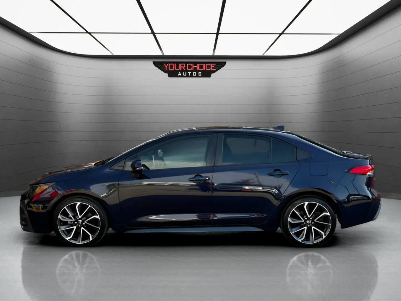 Used 2020 Toyota Corolla SE image 2