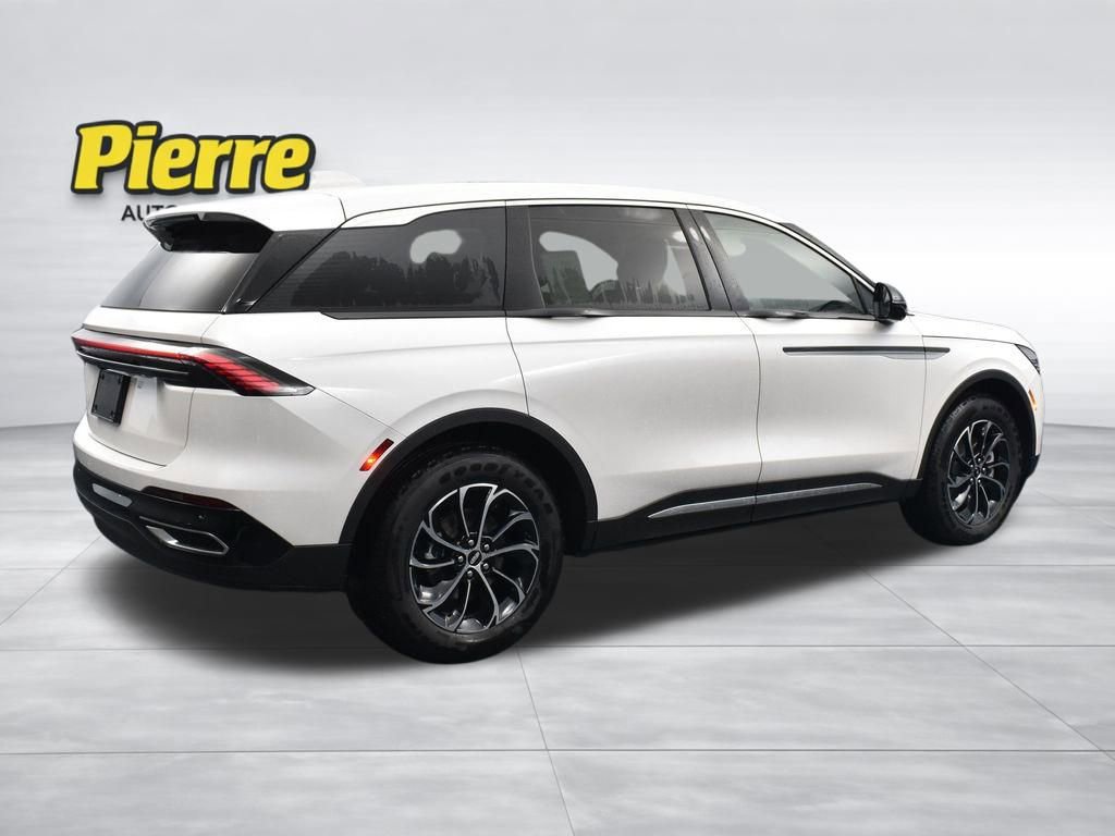 Certified 2025 Lincoln Nautilus Premier w/ Equipment Group 102A image 4