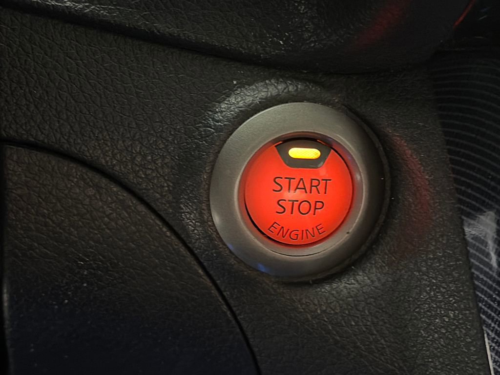 Used 2016 Nissan Sentra SR w/ Driver's Assist Package image 23