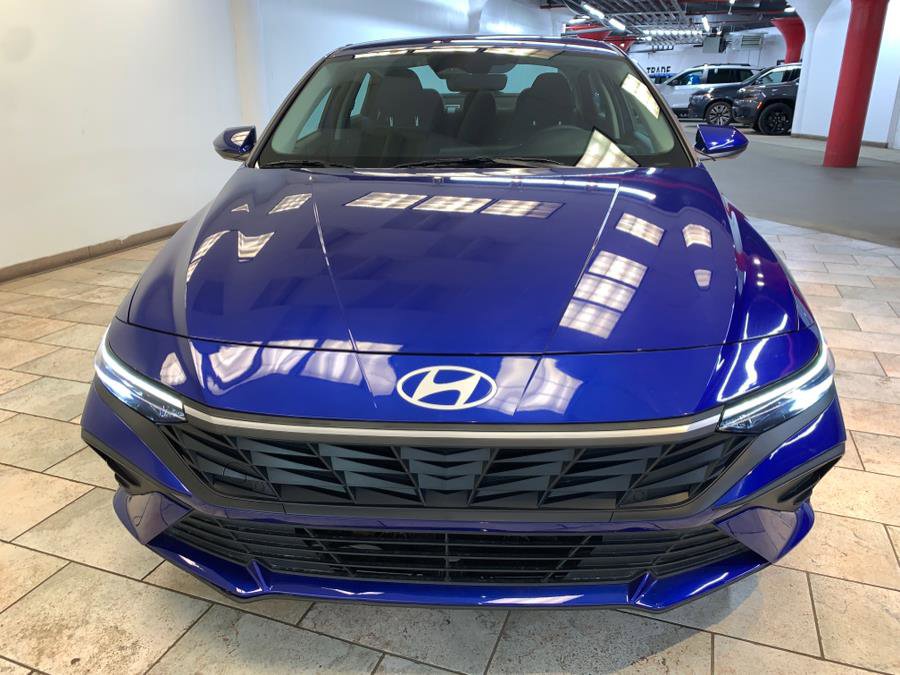 Used 2024 Hyundai Elantra SEL image 3