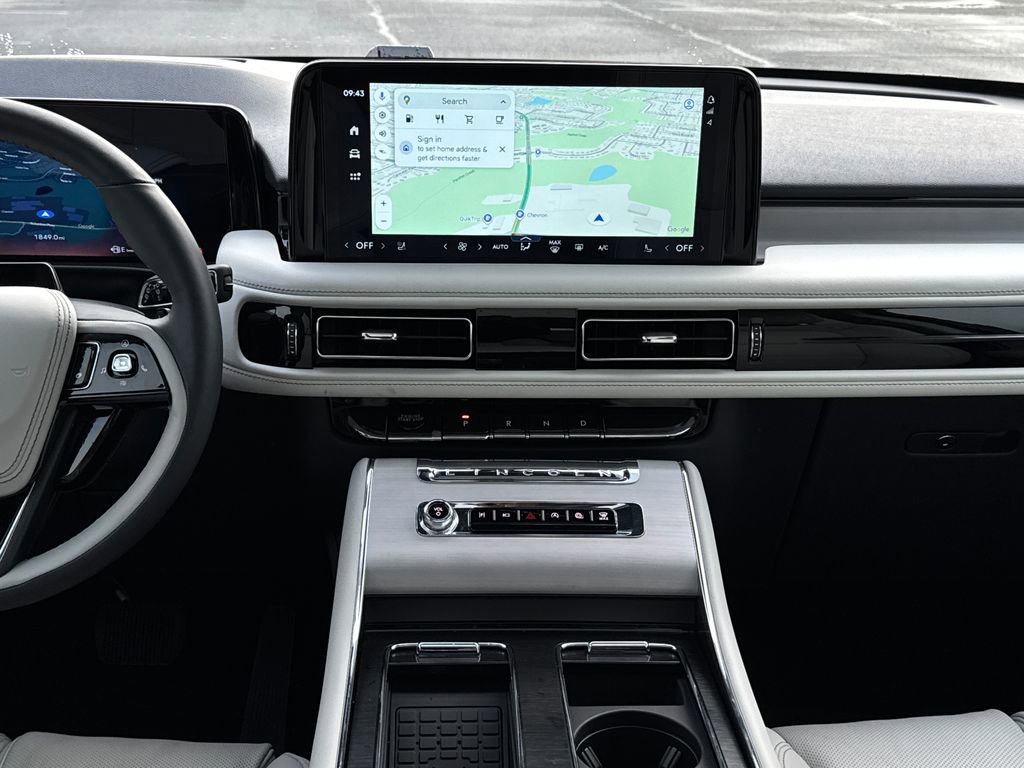 Certified 2025 Lincoln Aviator Reserve w/ Luxury Package image 17