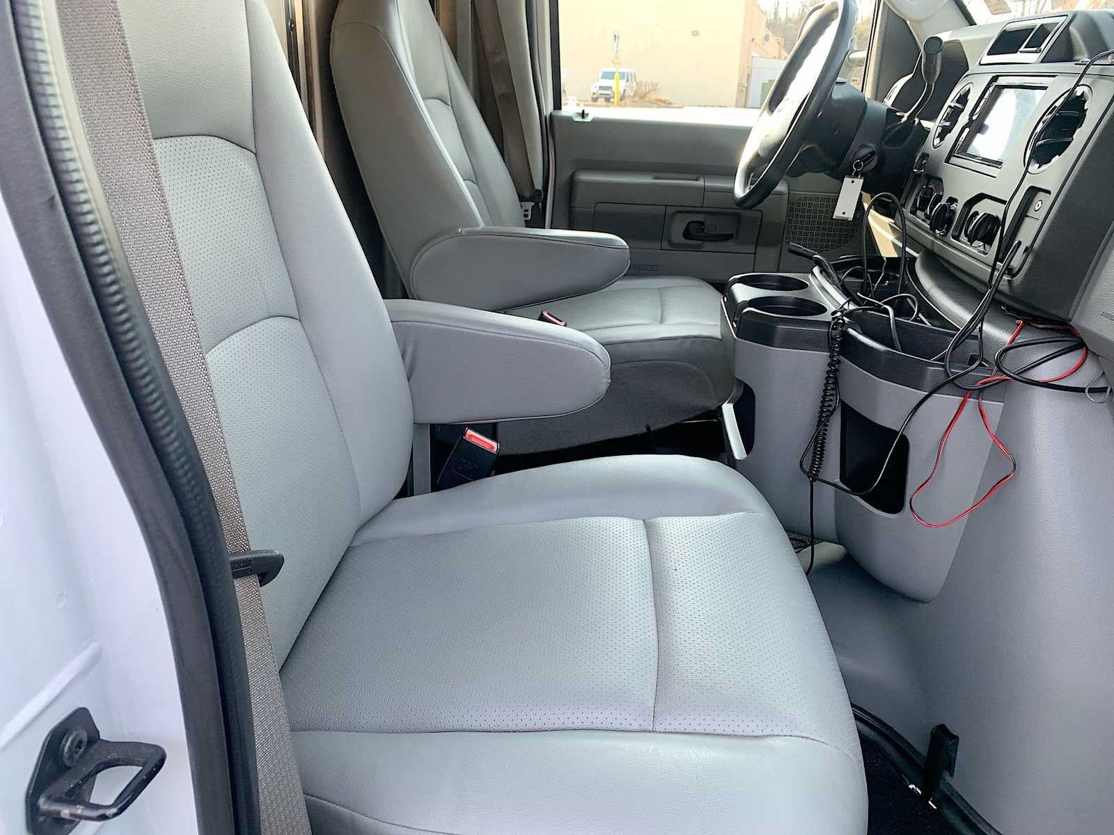 Used 2017 Ford E-450 and Econoline 450 Super Duty w/ Power Windows & Locks Group RWD image 21