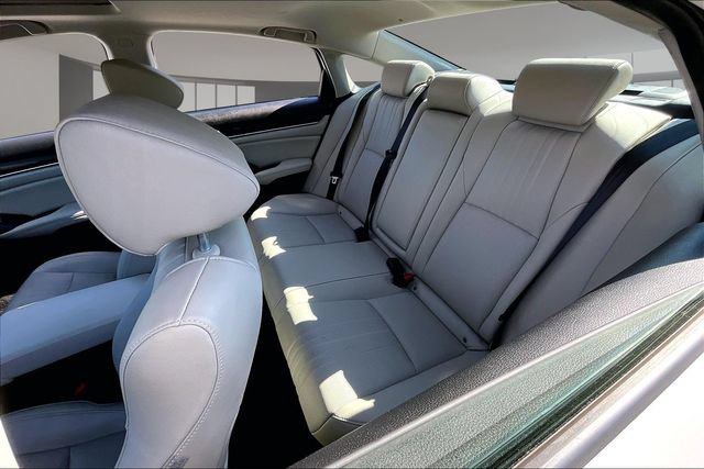 Used 2019 Honda Accord Touring image 17