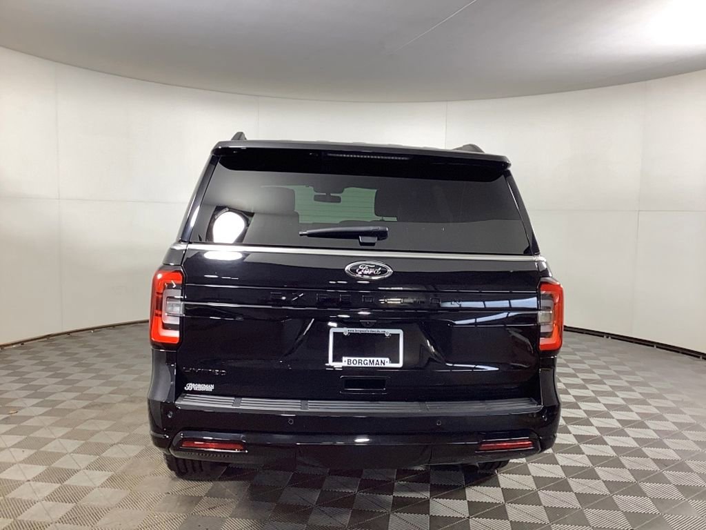 Used 2022 Ford Expedition Limited image 3