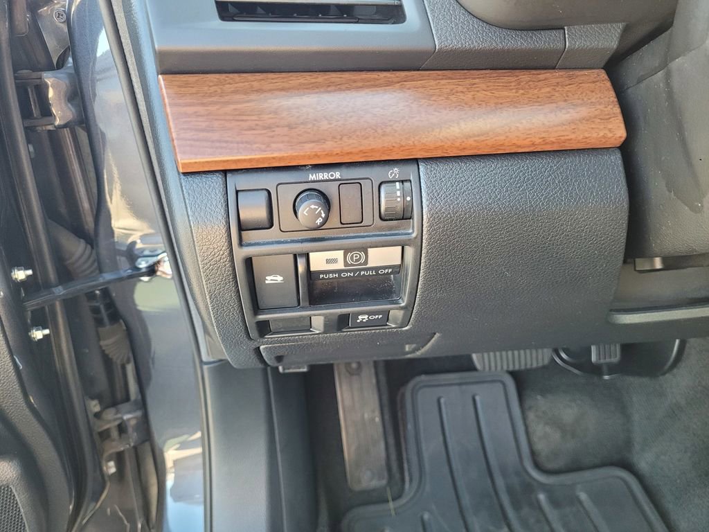 Used 2013 Subaru Outback 2.5i Limited image 25