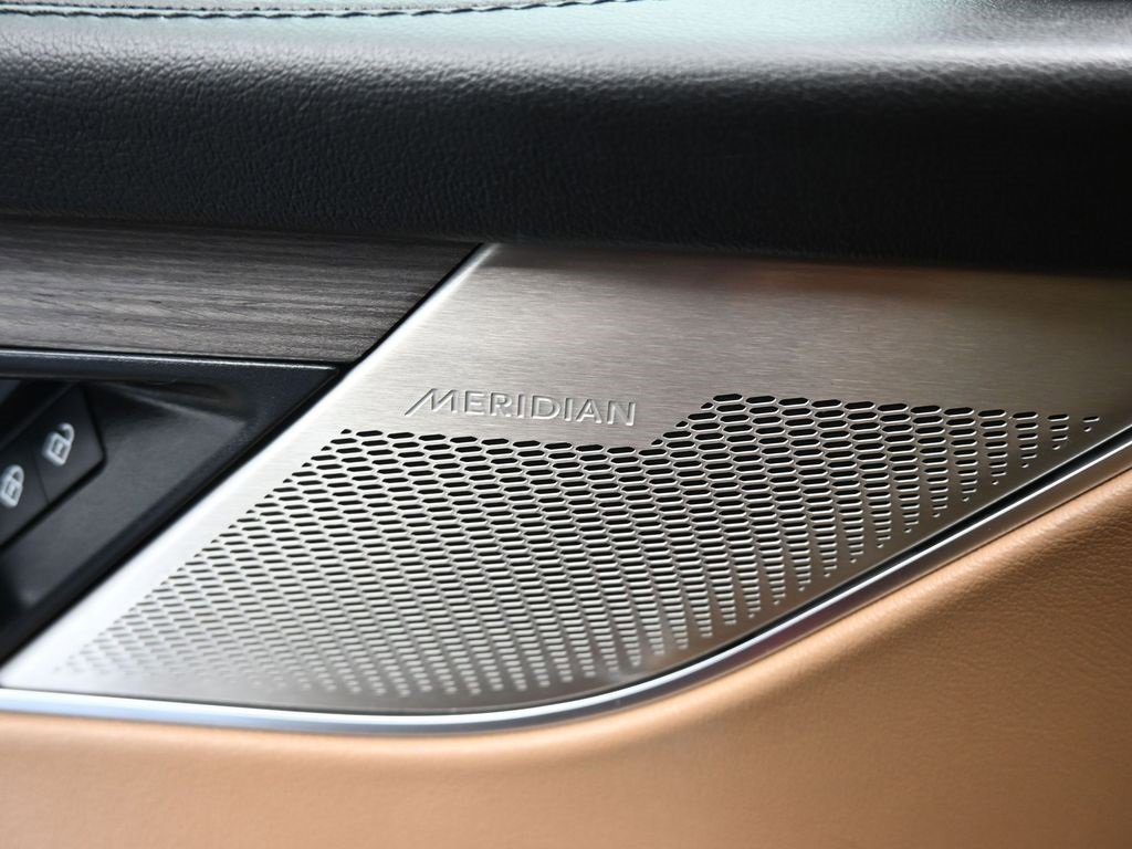 Used 2023 Jaguar F-PACE S image 11