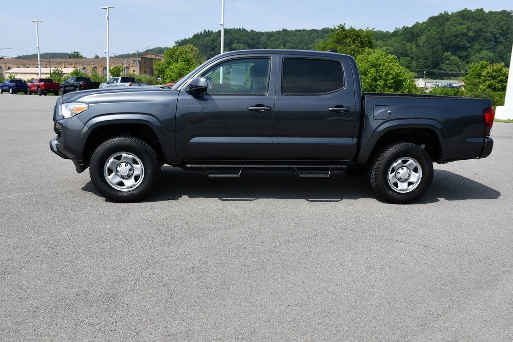 Used 2022 Toyota Tacoma SR image 4