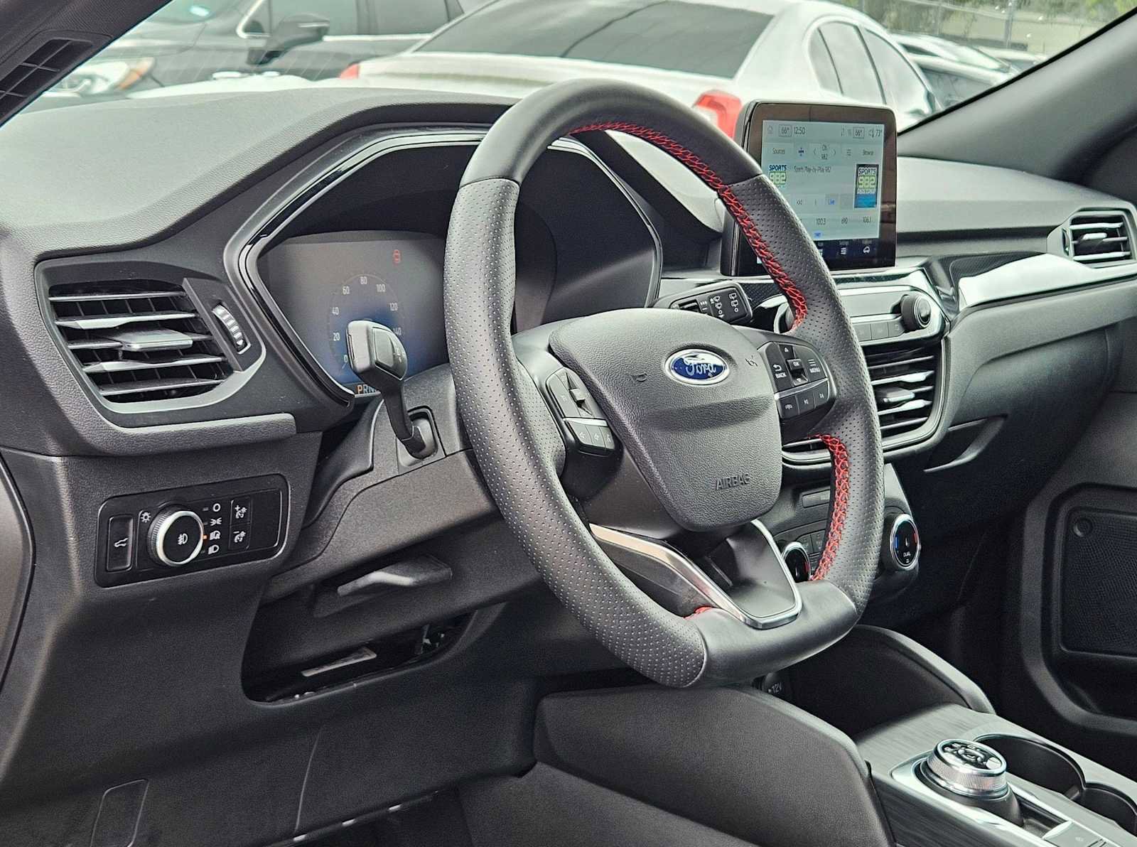 Used 2025 Ford Escape ST-Line Select AWD/4WD image 2