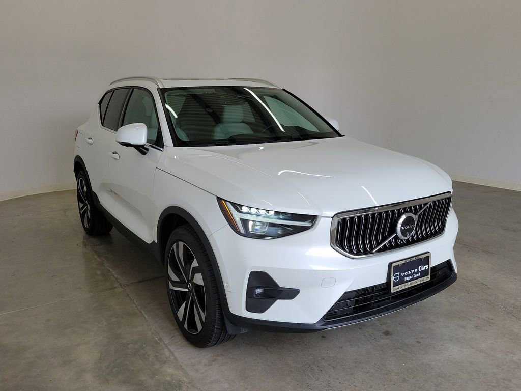 Used 2025 Volvo XC40 B5 Ultra w/ Protection Package Premier AWD/4WD image 4