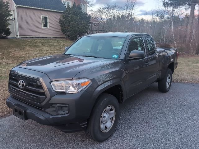 Used 2016 Toyota Tacoma SR image 4