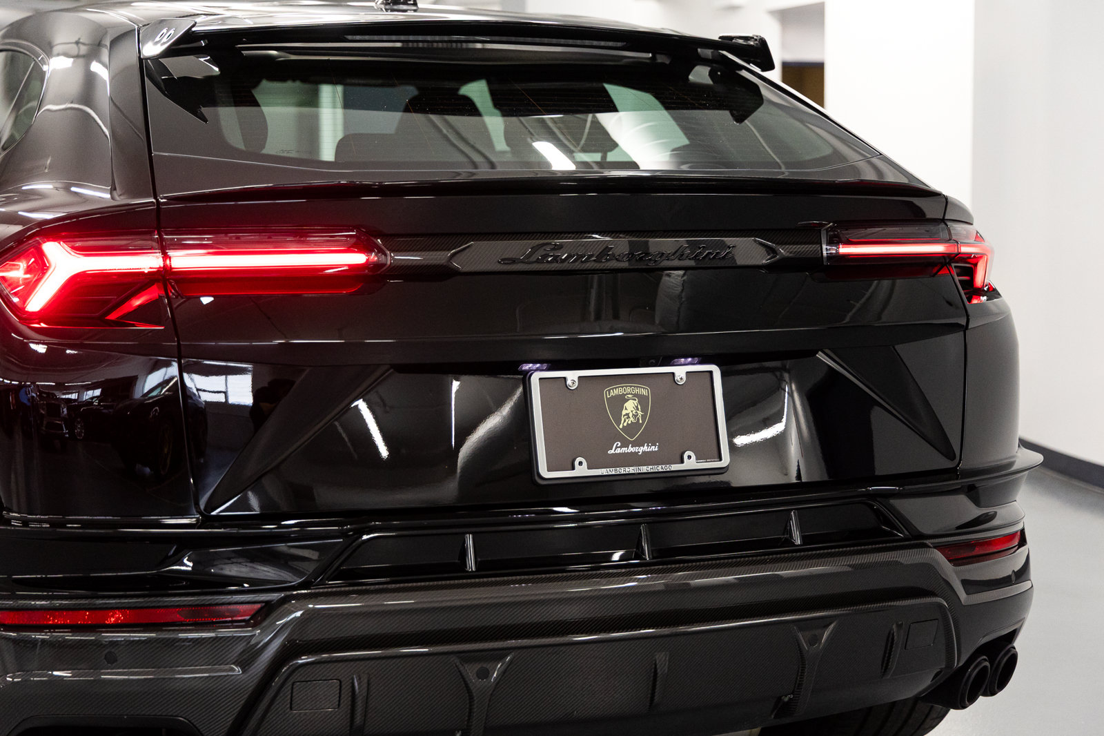 Used 2024 Lamborghini Urus Performante AWD/4WD image 30