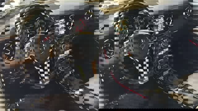 Used 2015 Mercedes-Benz SLK 250 image 24