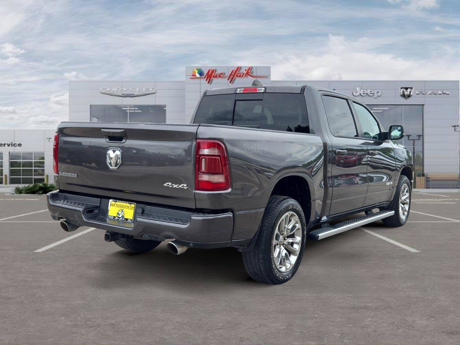 Used 2023 RAM 1500 Laramie AWD/4WD image 5