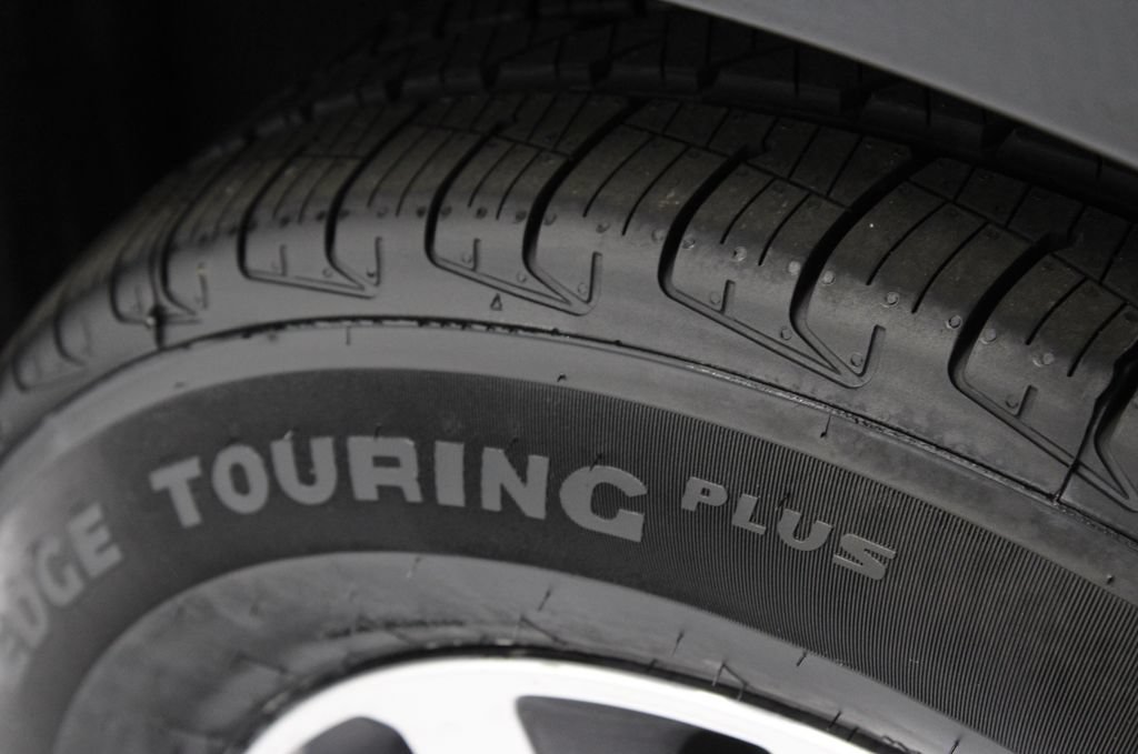 Used 2023 Chrysler Pacifica Touring-L FWD image 19