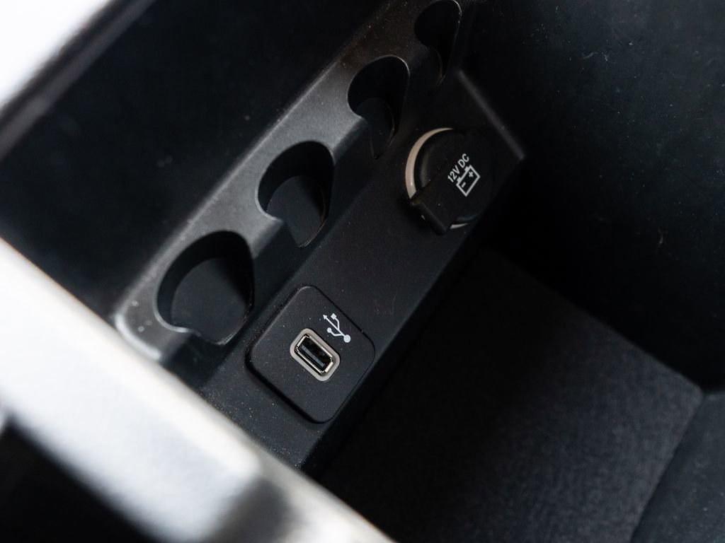 Used 2017 Jeep Cherokee Latitude w/ Comfort/Convenience Group image 37