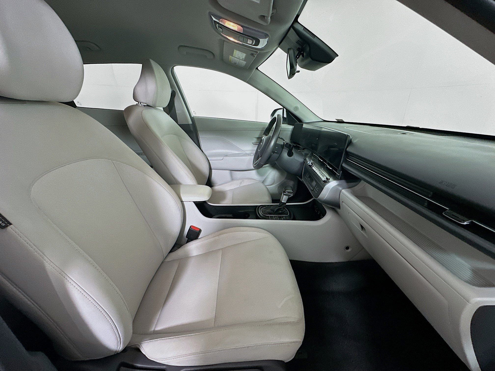 Used 2025 Hyundai Kona SEL image 29