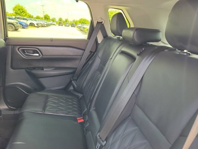 Certified 2023 Nissan Rogue Platinum w/ Platinum Premium Package FWD image 12