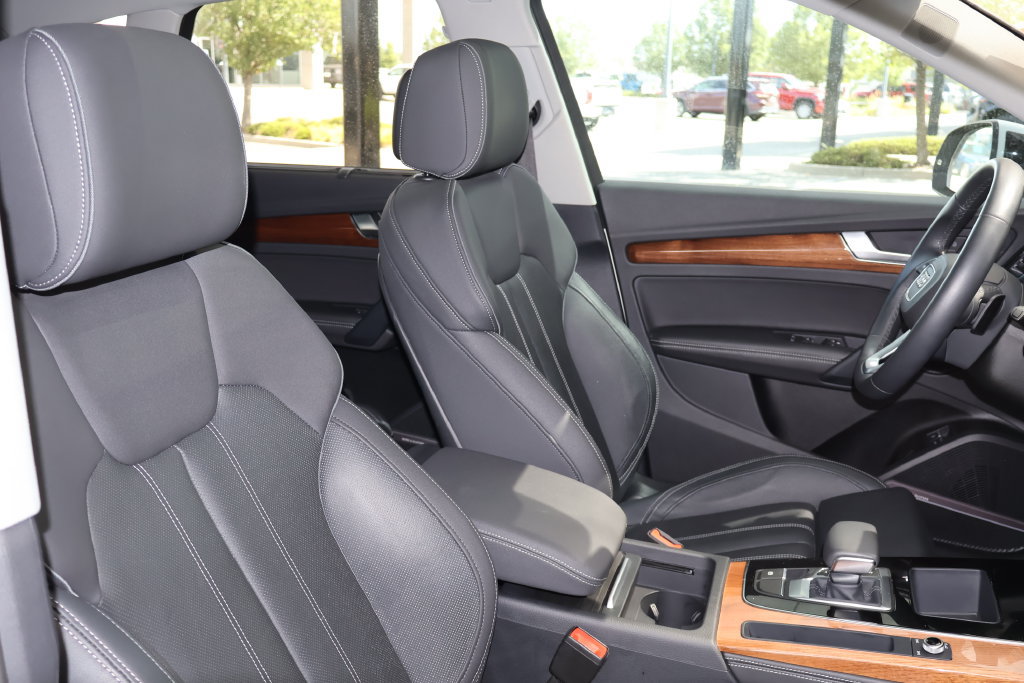 Used 2021 Audi Q5 e Premium Plus w/ Premium Plus Package AWD/4WD image 46