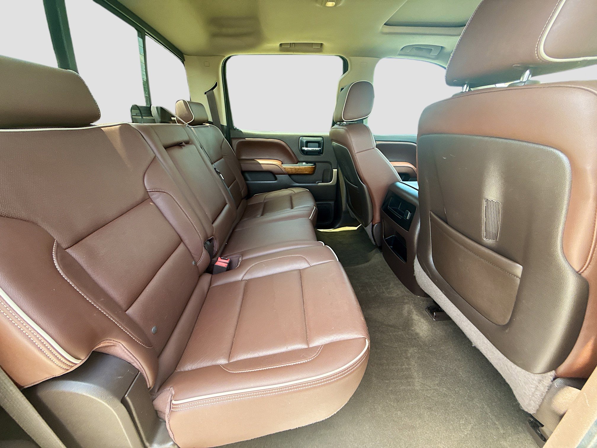 Used 2015 Chevrolet Silverado 1500 High Country w/ High Country Premium Package AWD/4WD image 28