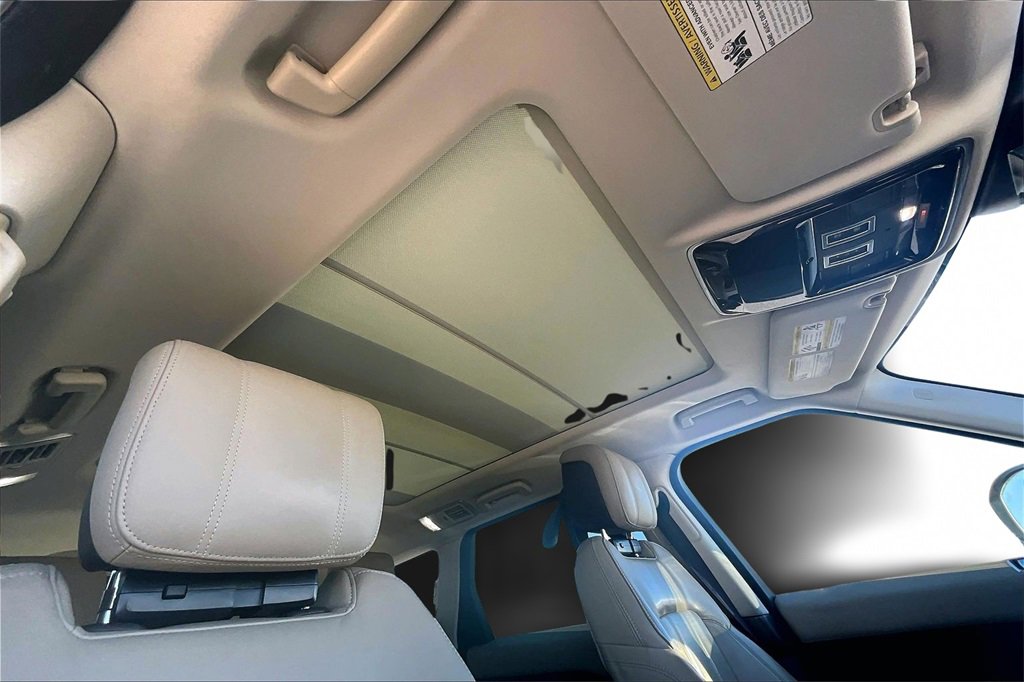 Used 2018 Land Rover Range Rover Sport HSE image 17