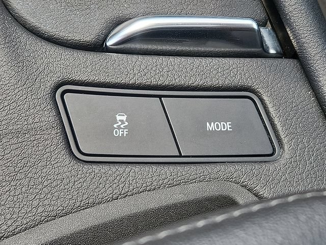 Certified 2024 Cadillac XT6 Luxury w/ LPO, Floor Liner Package AWD/4WD image 23