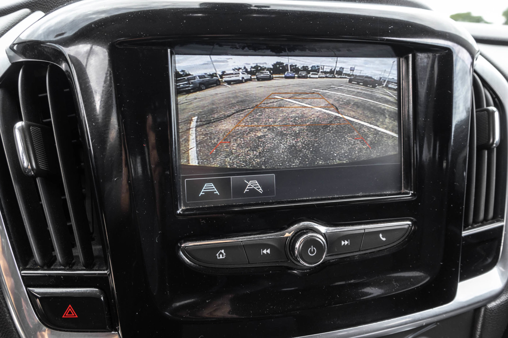 Used 2019 Chevrolet Traverse LS FWD image 8