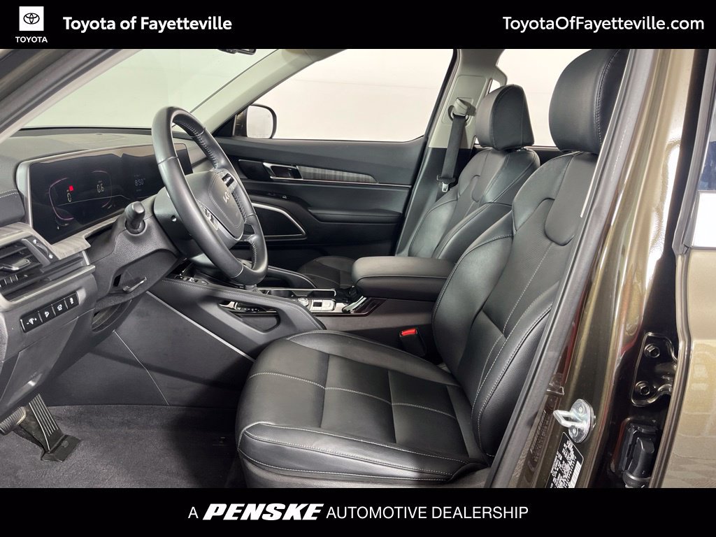 Used 2023 Kia Telluride EX w/ EX Captain's Chair Package FWD image 21