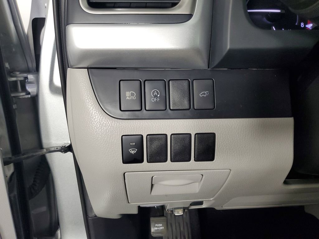 Used 2019 Toyota Highlander XLE image 28