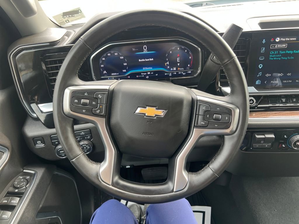 Used 2025 Chevrolet Silverado 2500 LT w/ Convenience Package image 19