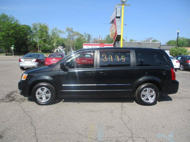 Used 2008 Dodge Grand Caravan SXT w/ Family Value Group FWD image 4