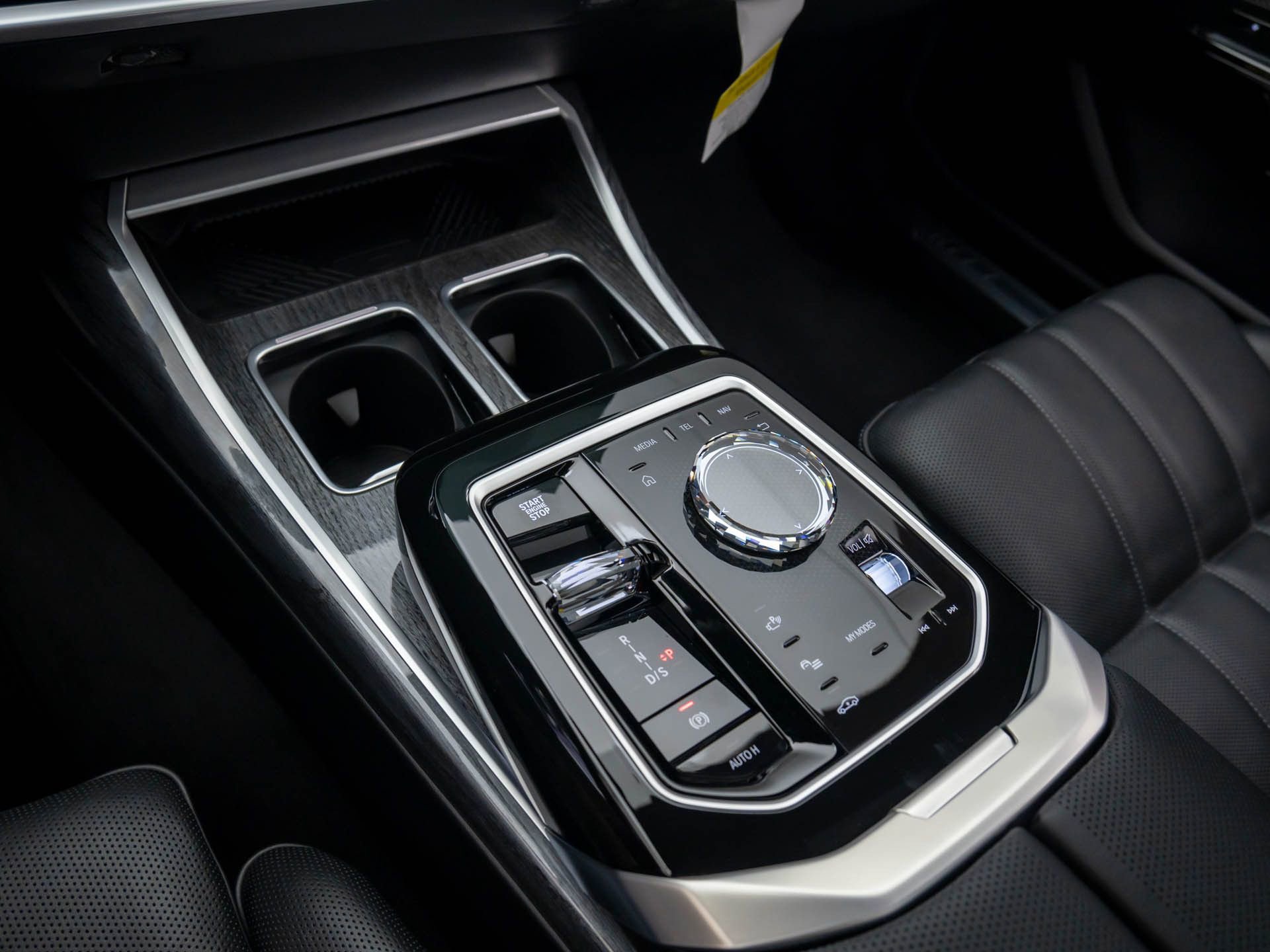 Used 2025 BMW 760i xDrive image 12