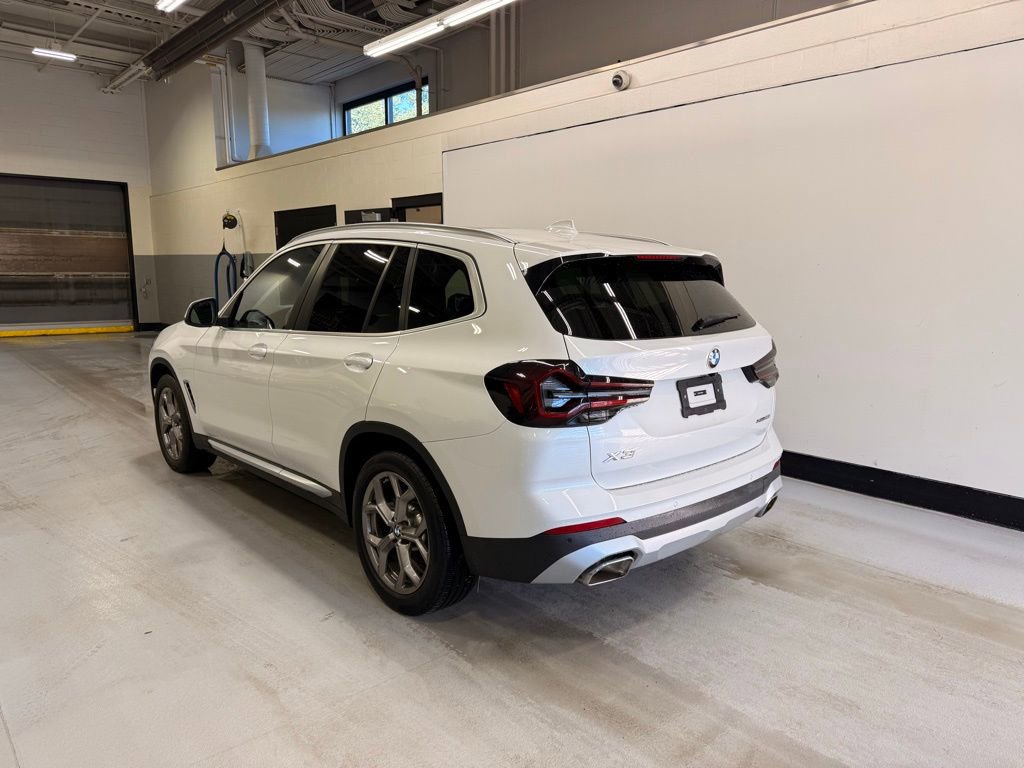 Used 2024 BMW X3 xDrive30i w/ Premium Package w/ZPA image 3