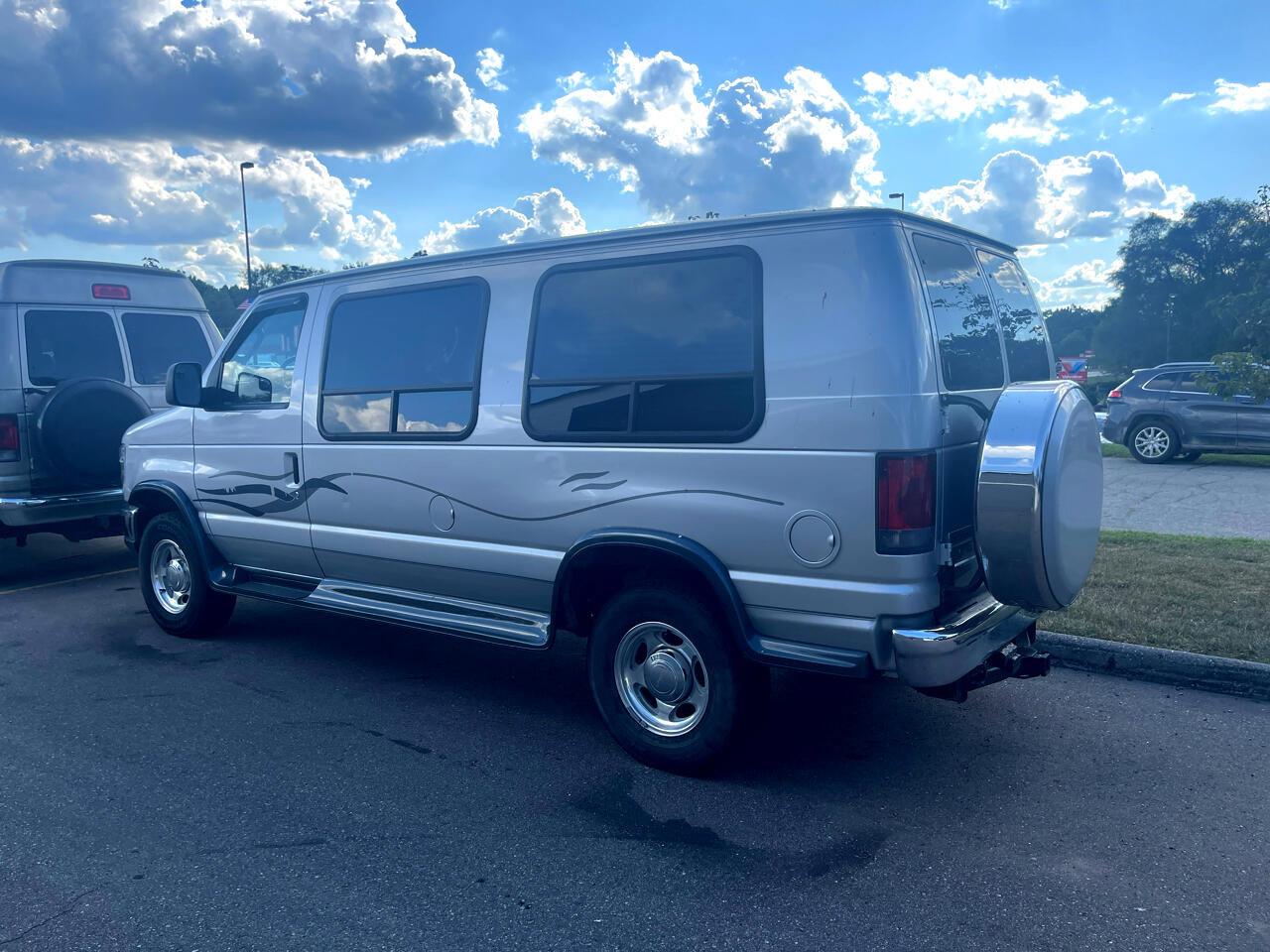 Used 2011 Ford E-250 and Econoline 250 w/ RV Plus Pkg image 8