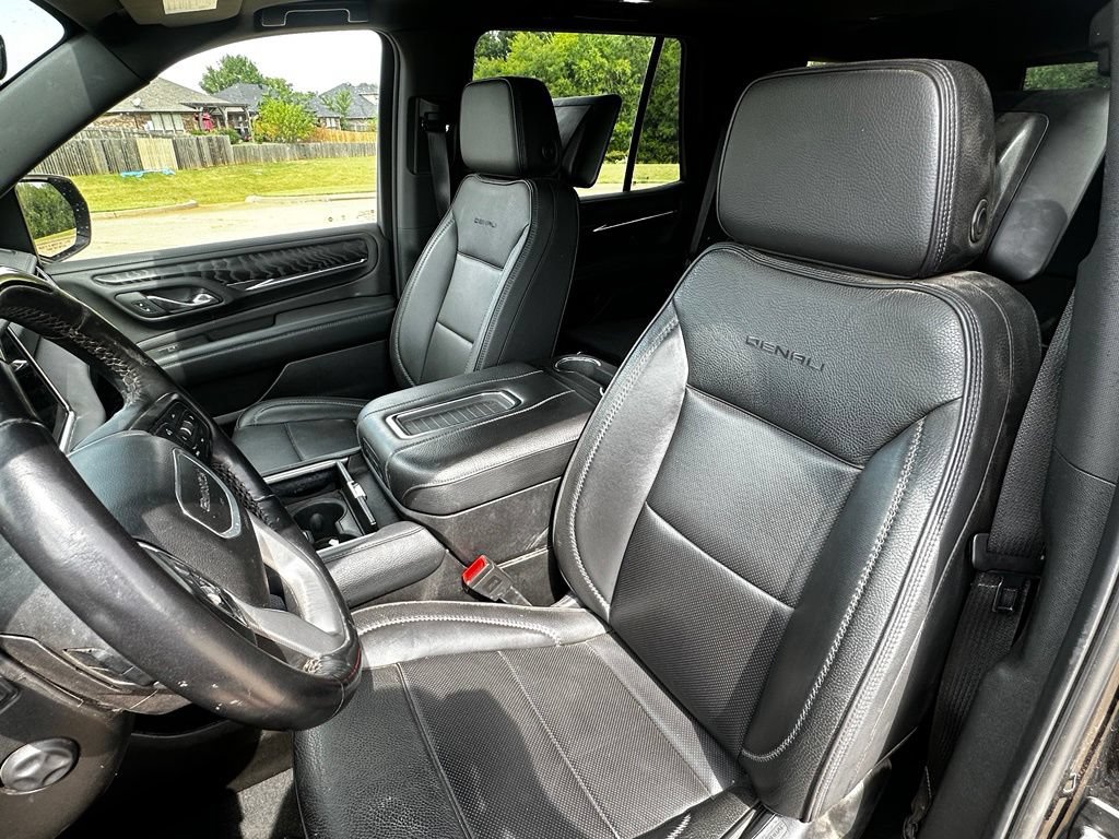 Used 2024 GMC Yukon Denali w/ Denali Reserve Package AWD/4WD image 9