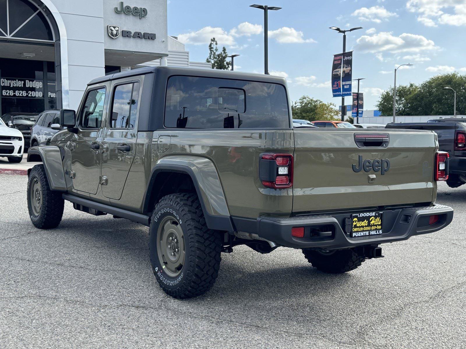 New 2026 Jeep Gladiator Willys AWD/4WD image 4