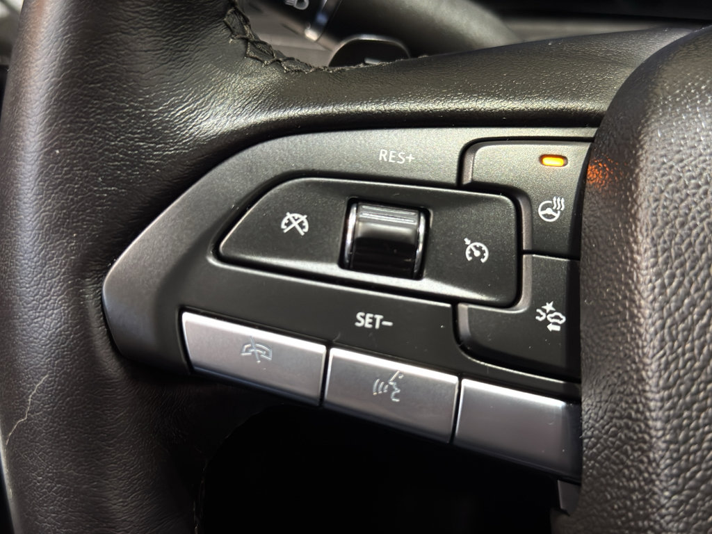 Used 2025 Cadillac XT4 Premium Luxury image 22