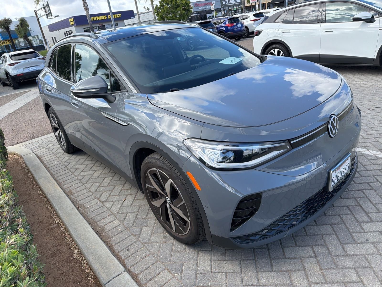 Used 2023 Volkswagen ID.4 Pro S image 3