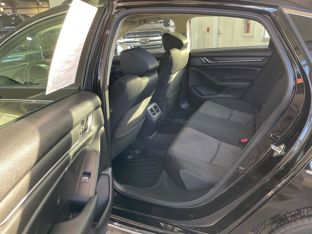 Used 2018 Honda Accord EX image 10