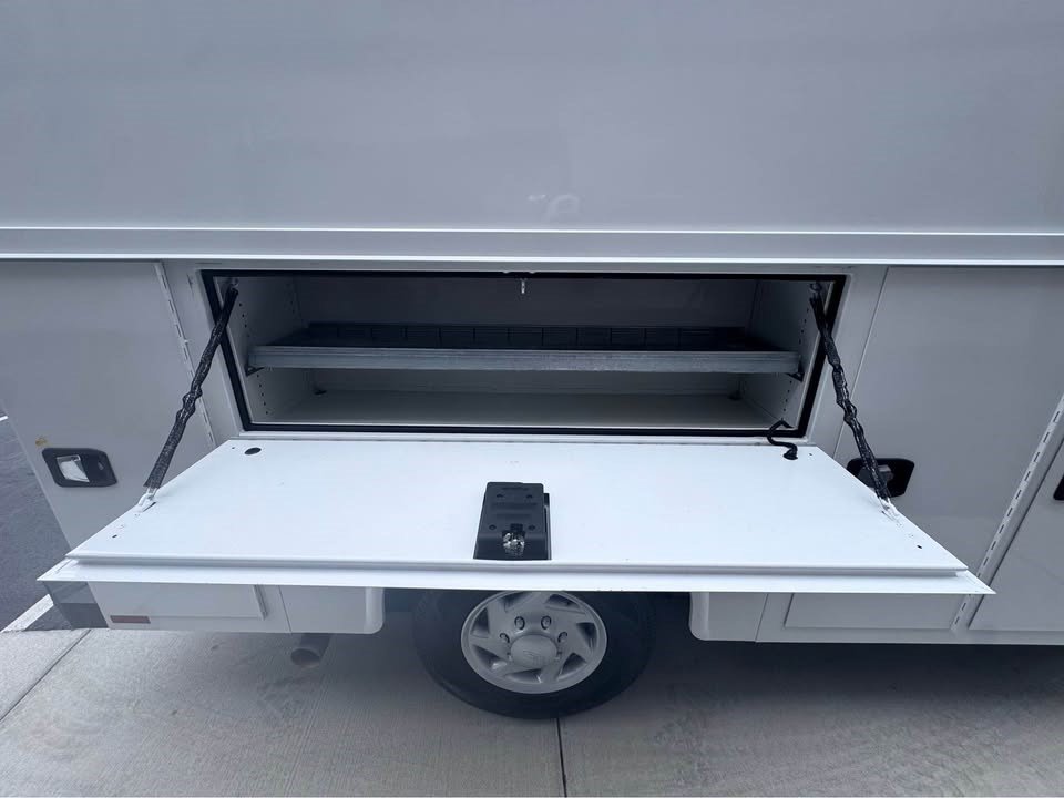 Used 2022 Ford E-350 and Econoline 350 Super Duty w/ Power Windows & Locks Group RWD image 38