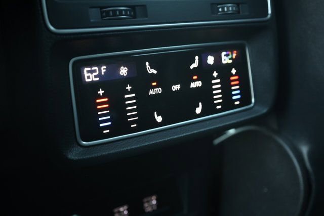 Used 2020 Audi Q8 Prestige w/ Prestige Package image 24