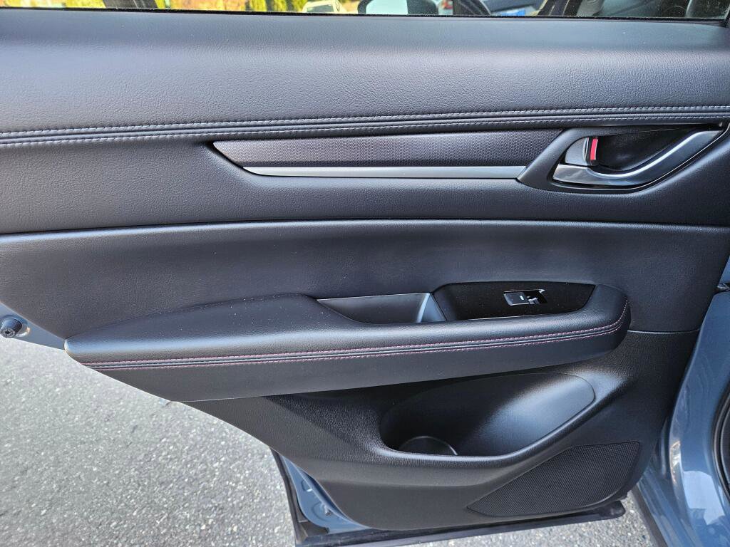 Certified 2021 MAZDA CX-5 Carbon Edition image 18