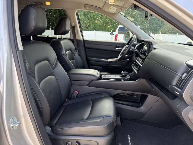 Used 2025 Nissan Pathfinder SL FWD image 27